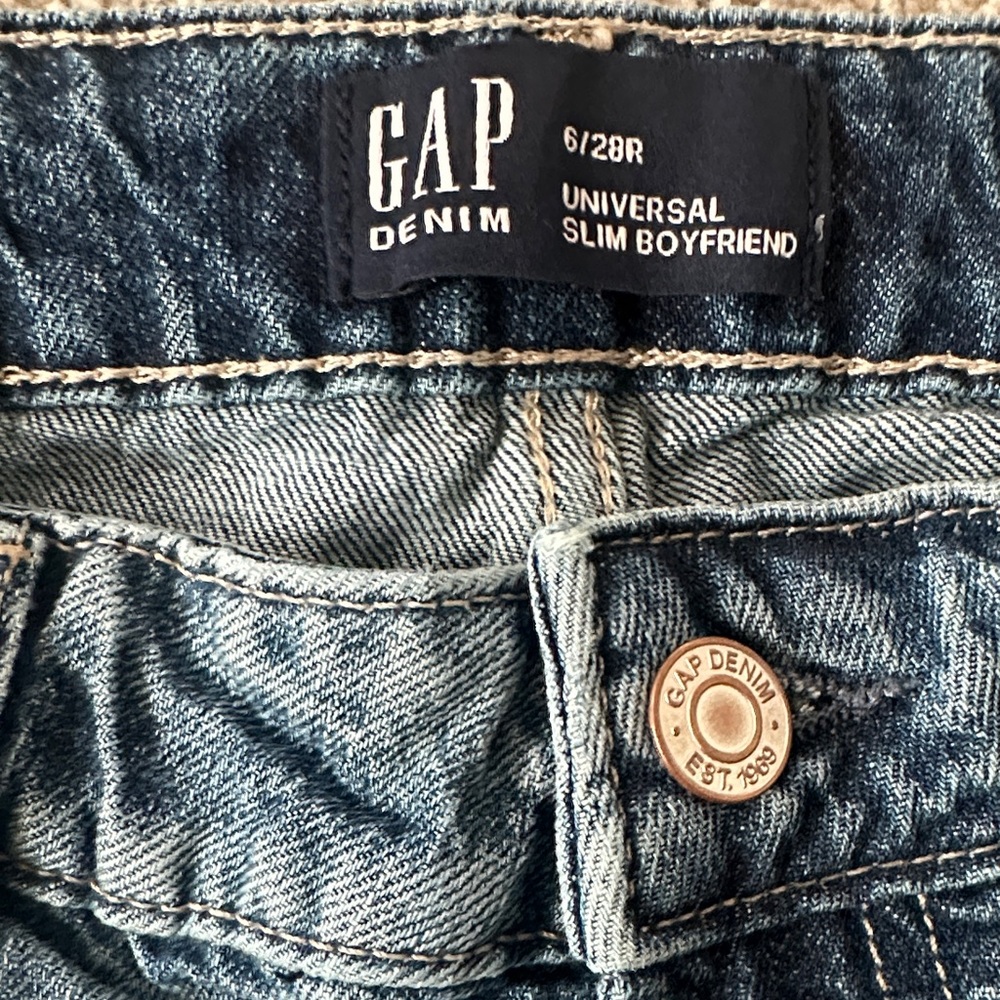 Gap boyfriend slim Distressed Blue Jeans raw hem midwash - Picture 3 of 3